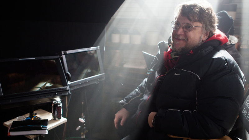 Illustration for article titled Why Del Toro Told The Crimson Peak Cast To Keep Secrets From Each Other